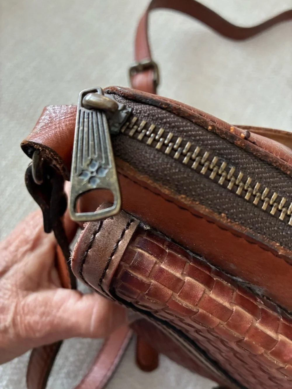 Patricia Nash EUC Avellino
Basketweave Tan Genuine
Leather Crossbody - Picture 9 of 16